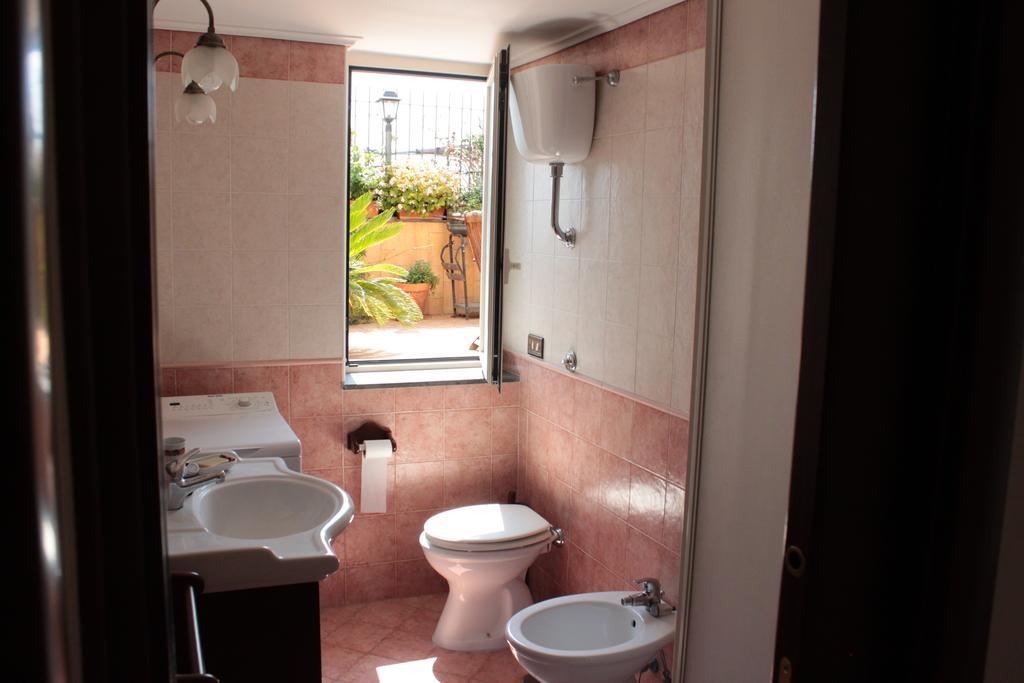 Smile At Vesuvio Apartment Naples Room photo
